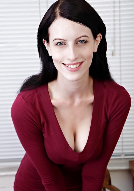 Sexy american young Alex Harper in sexy jeans exhibiting big boobies and hairy twat 